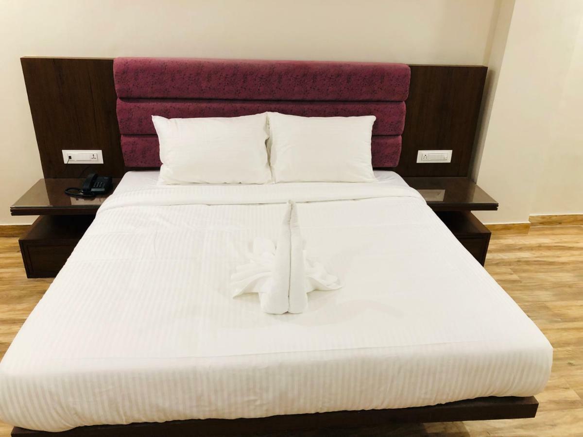 Hotel Ak Suites Patiāla Exteriér fotografie